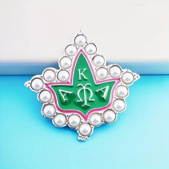 AKA Alpha Kappa Alpha Brooch with White Pearls - Picture 1 of 4